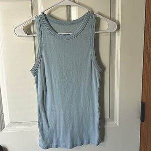 Medium ribbed tank